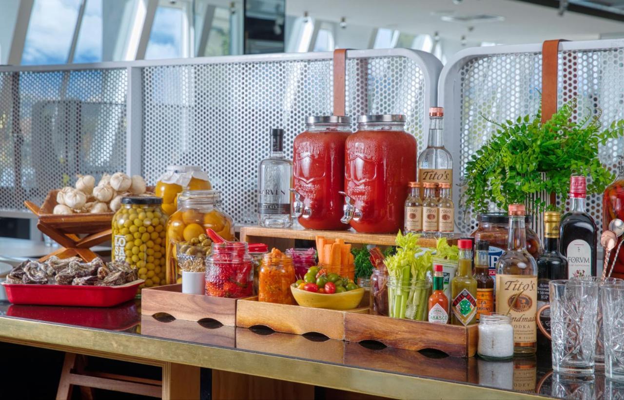 Qt קווינסטאון מראה חיצוני תמונה A Bloody Mary bar