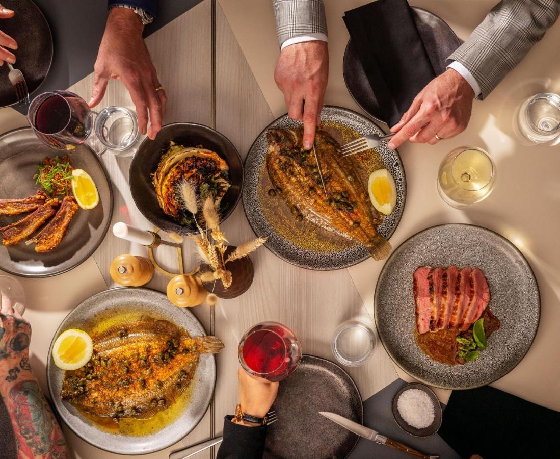Qt קווינסטאון מראה חיצוני תמונה A selection of dishes from the restaurant