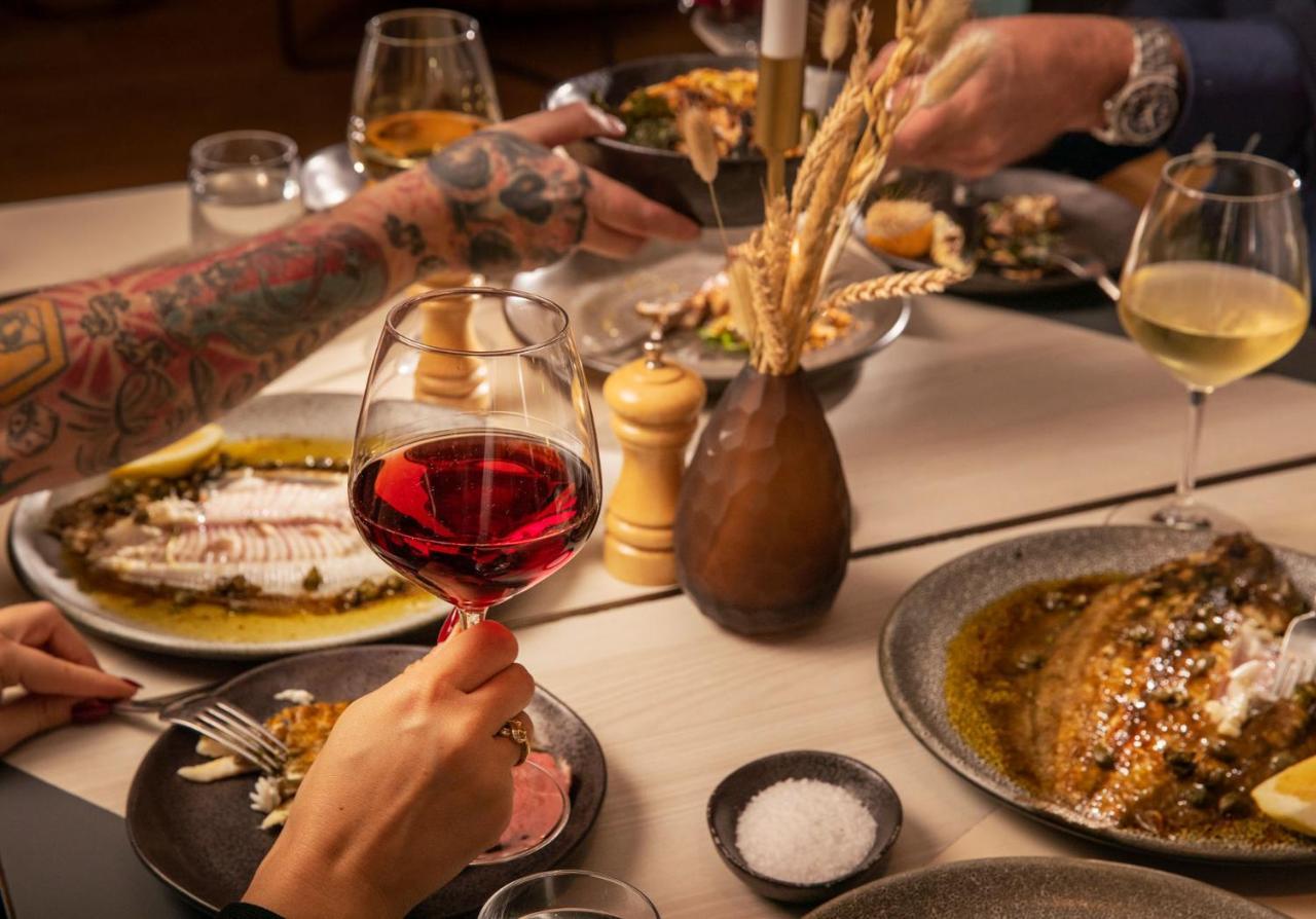 Qt קווינסטאון מראה חיצוני תמונה A wine tasting