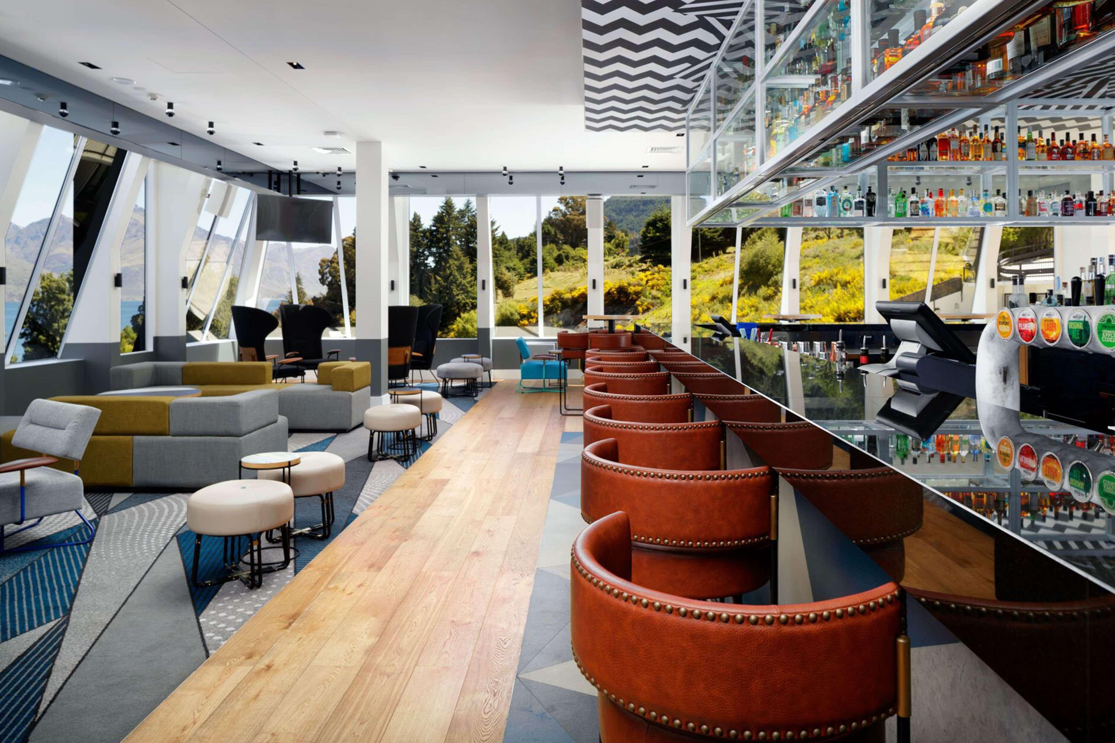 Qt קווינסטאון מראה חיצוני תמונה The bar at the 101 bar