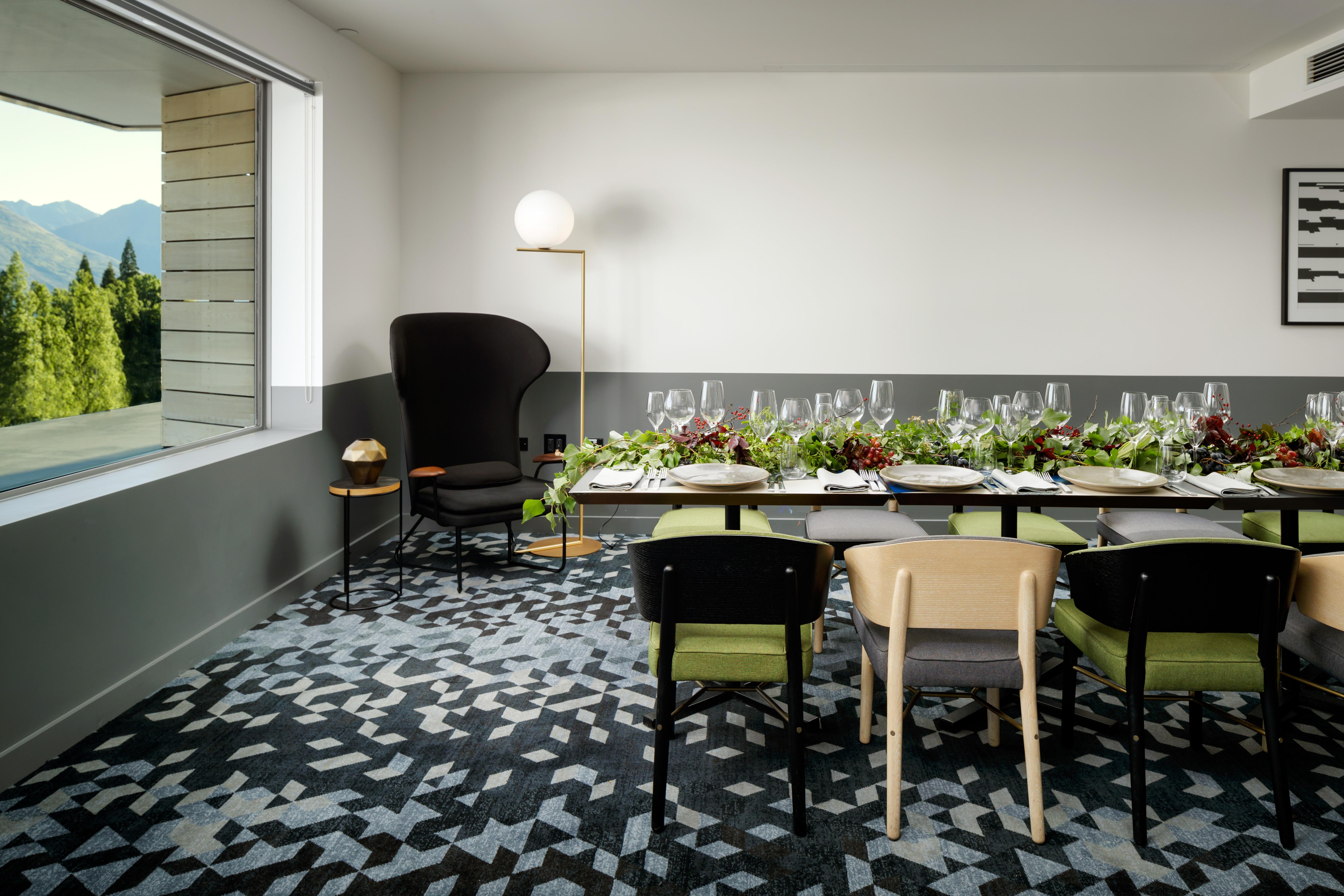 Qt קווינסטאון מראה חיצוני תמונה The dining room at the Hotel