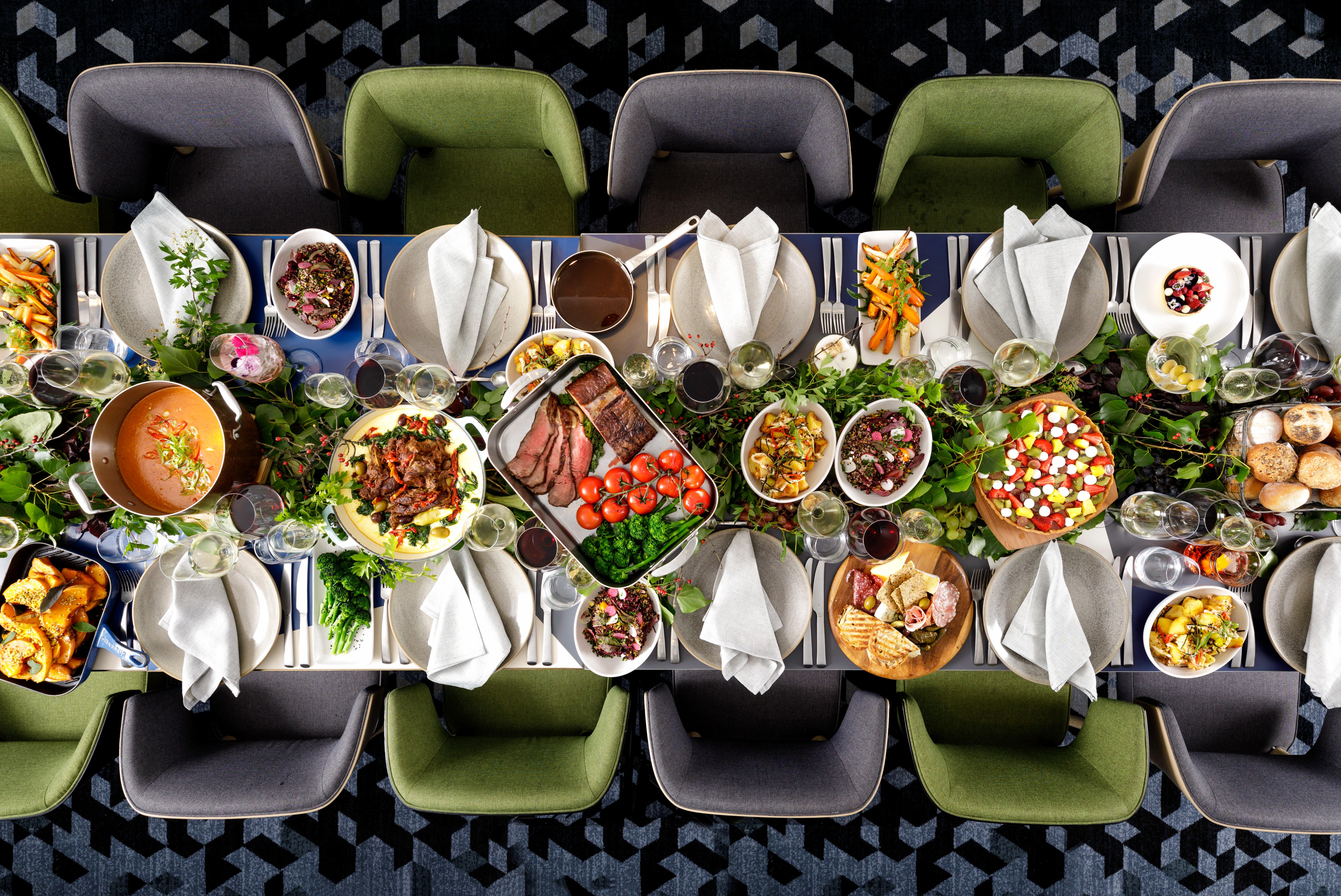 Qt קווינסטאון מראה חיצוני תמונה A table set for a meal